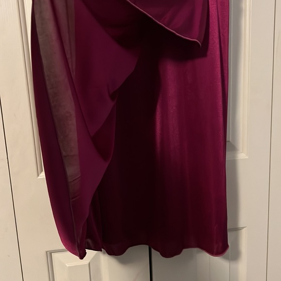 2000s Y2K Era Vintage Cocktail Dress w/ Adjustable Straps and Built-in Bra - Picture 2 of 4